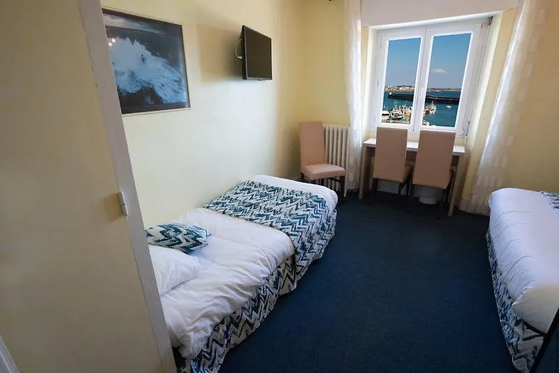 Hotel De La Mer-1